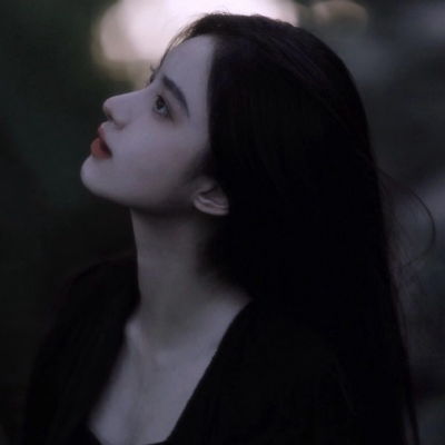 陽光折射不出我內(nèi)心的悲涼